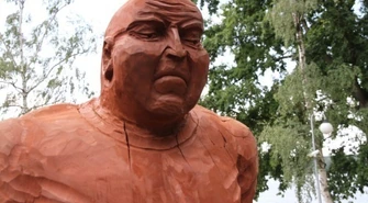 Strongmana można już podziwiać, hrabinę dopiero w sobotę