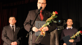 Nagrody burmistrza dla nauczycieli