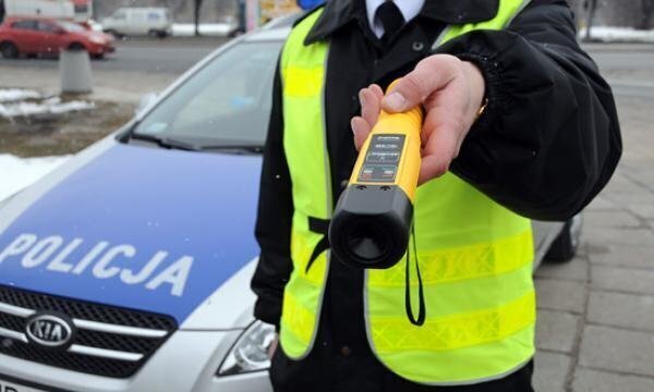 Prowadził z dwoma promilami we krwi. A na tylnym siedzieniu dzieci...