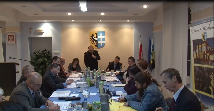 Radni nie zaakceptowali zmian w statucie powiatu oraz zmniejszenia diet