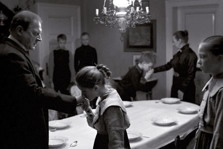 Biała wstążka jako ostatni lutowy seans w CKiR