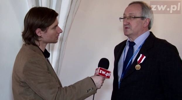 Złoty medal Za zasługi dla obronności kraju dla...