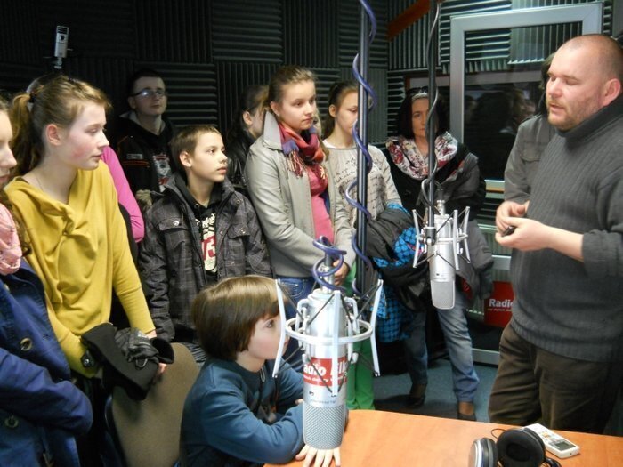 Gimnazjaliści poznali pracę dziennikarzy radiowych