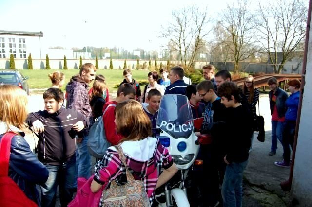 Gimnazjaliści odwiedzili wschowską komendę