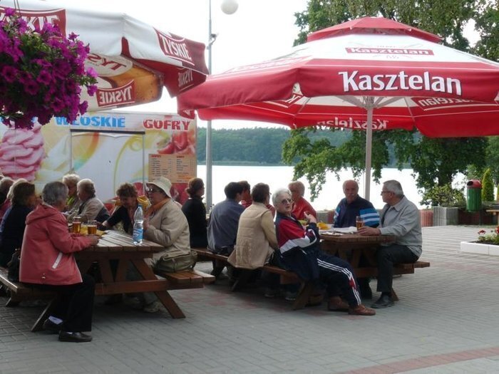 Słuchacze UTW na lgińskiej plaży żegnali rok akademicki