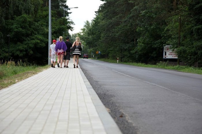 Oddano już chodnik do Lubogoszczy