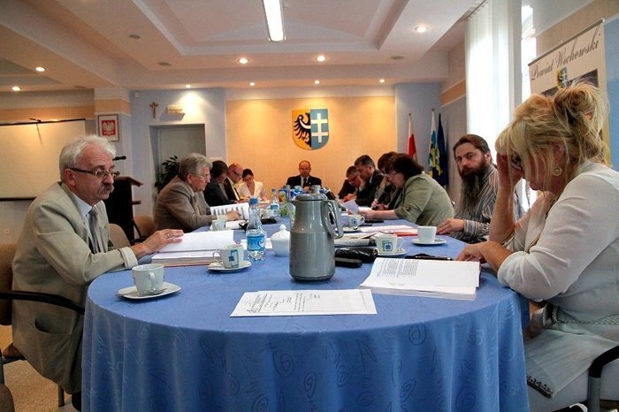 Kolejny spór o statut komisję... ale i o wolność i prawo