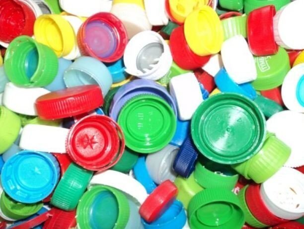 30 września pomóż Julci przynieś nakrętki
