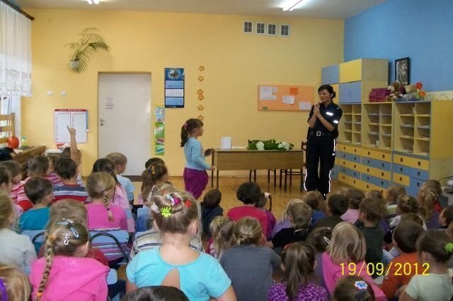Tygrysek Lupo pomaga policjantom w spotkaniach z dziećmi