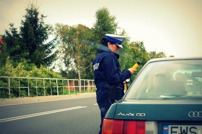 Policja ukarała kolejnych nietrzeźwych kierowców