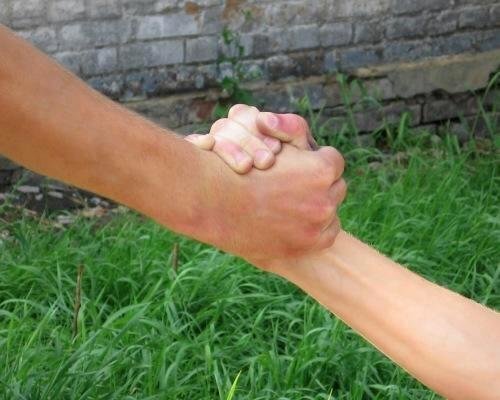 W imieniu rodziny poszkodowanej w pożarze zwracają się o pomoc