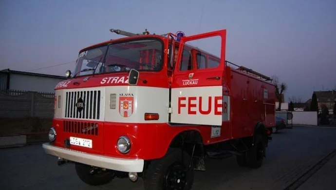 Współpraca trwa w najlepsze. OSP Sława dostała auto