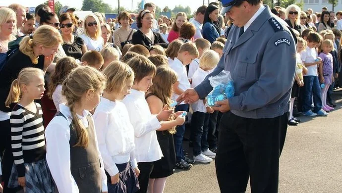 „Bezpieczna droga do szkoły”, czyli odblaski rozdane