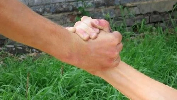 W imieniu rodziny poszkodowanej w pożarze zwracają się o pomoc