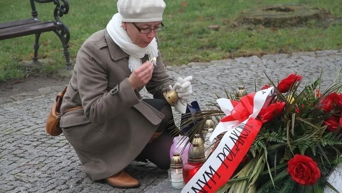 Wspominano krewnych z Kresów Wschodnich. W czwartą rocznicę odsłonięcia pomnika