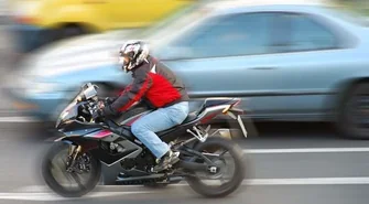 „Mistrz” kierownicy ucieka... przed pościgiem