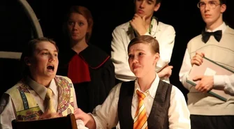 „Rewizor” w wykonaniu licealnej młodzieży z Zana