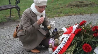 Wspominano krewnych z Kresów Wschodnich. W czwartą rocznicę odsłonięcia pomnika