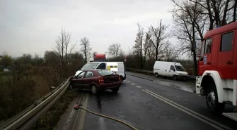 Kolizja na wiadukcie