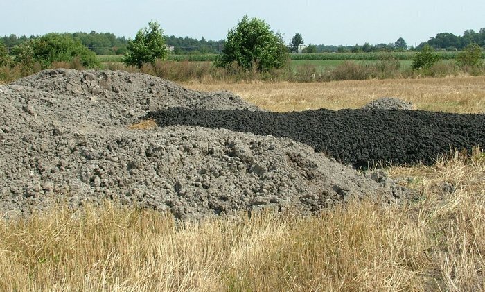 Zbadali działki na których składowano osady