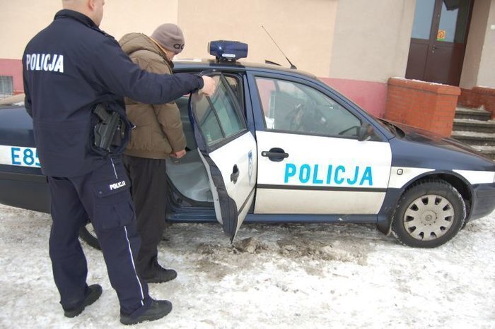 Okradli sklep monopolowy i kilka minut potem zostali zatrzymani