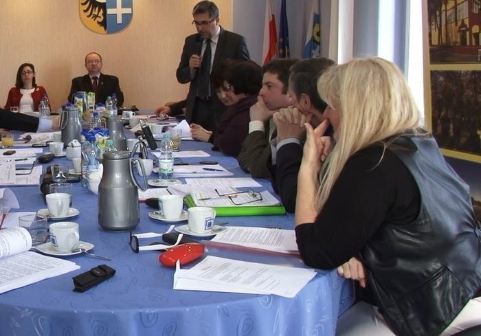 Nauczyciele w powiatowych placówkach mogą być zadowoleni z wynagrodzeń