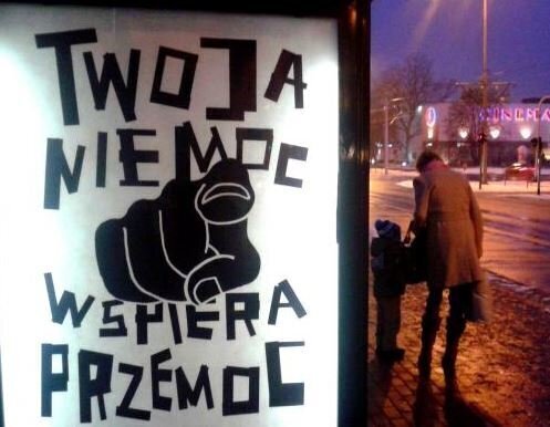 Została napadnięta potem uratowana teraz szuka osoby która jej pomogła
