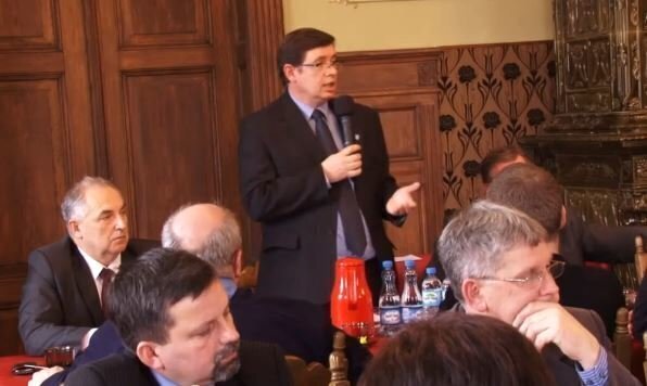 Komisja ocenia oferty mogą zaoszczędzić nawet kilkaset tys. złotych