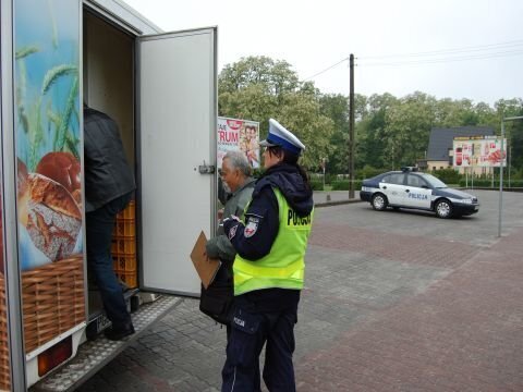 Skontrolowali samochody dostarczające produkty spożywcze