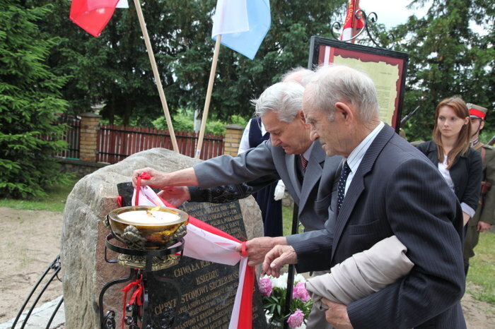 Odsłonięto obelisk upamiętniający Kresowian z Wołynia
