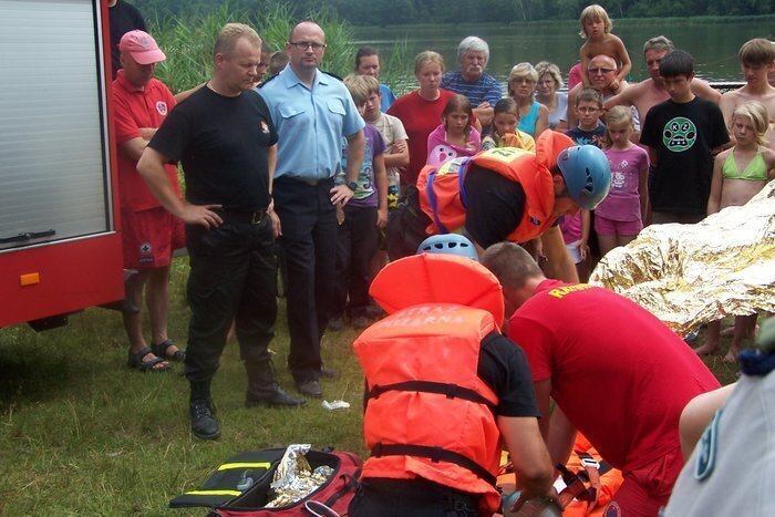 Bezpieczne wakacje ze strażakami i policją