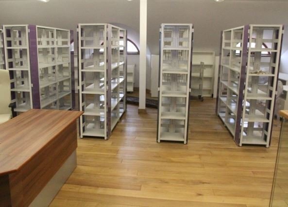 Trwa przeprowadzka wschowskiej biblioteki