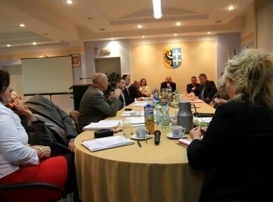 Rada powiatu zdecyduje czy radny straci pracę