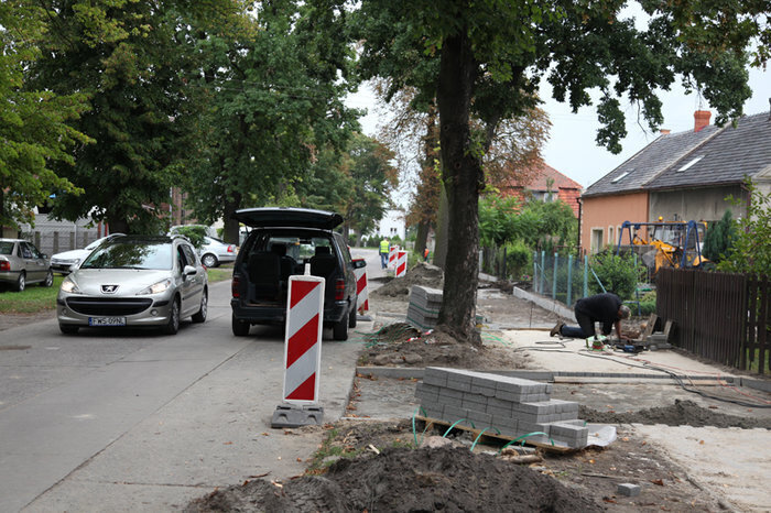 Trwa budowa chodnika w Przyczynie Dolnej