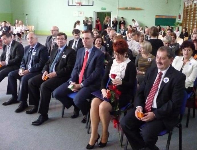 Nagrody dla dyrektorów i nauczycieli z okazji Dnia Edukacji Narodowej