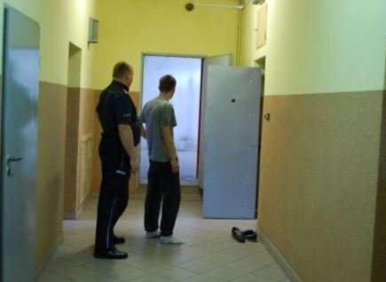 Bijatyka z policjantami potrzebne były posiłki