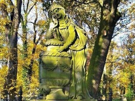 Zaduszki w Lapidarium Rzeźby Nagrobnej we Wschowie