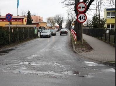 W 2014 mniej środków na remonty dróg lokalnych