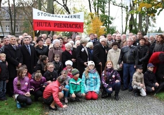 Jest wniosek o nazwanie skweru na Placu farnym imieniem pamięci ofiar Huty Pieniackiej