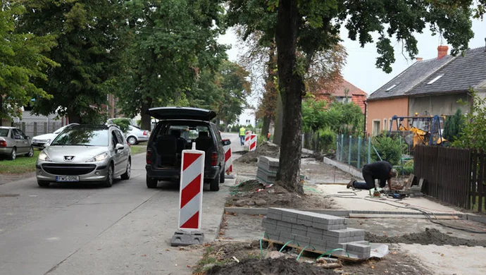 Trwa budowa chodnika w Przyczynie Dolnej