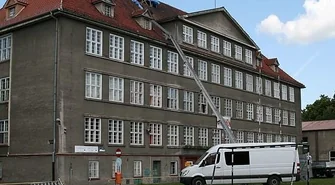 Remontują dach w SP2