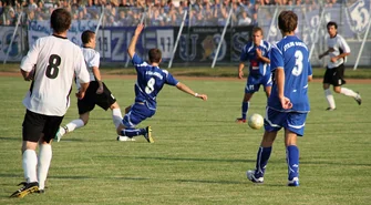 Dąb wraca na fotel lidera