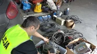 Policja rozbiła grupę przestępczą, która włamywała się do garaży i piwnic