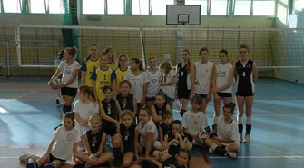 Dobre występy małych siatkarek ze Wschowy i Szlichtyngowej