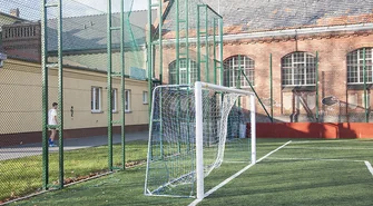 Ukradli piłkochwyty z orlika