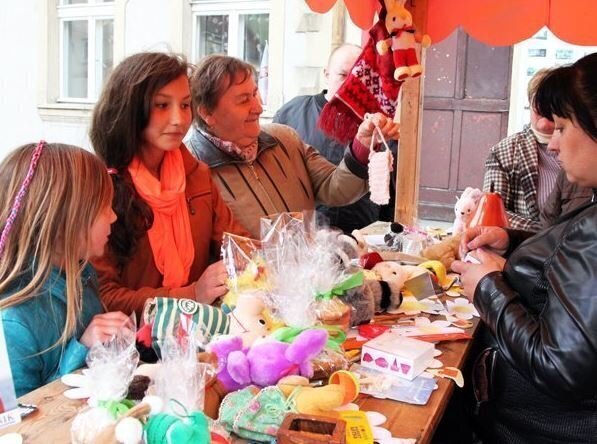Rozmowy z wystawcami na Jarmarku Produktów Lokalnych