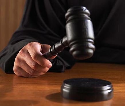 Ukradł pastę do zębów uderzył pracownicę sklepu