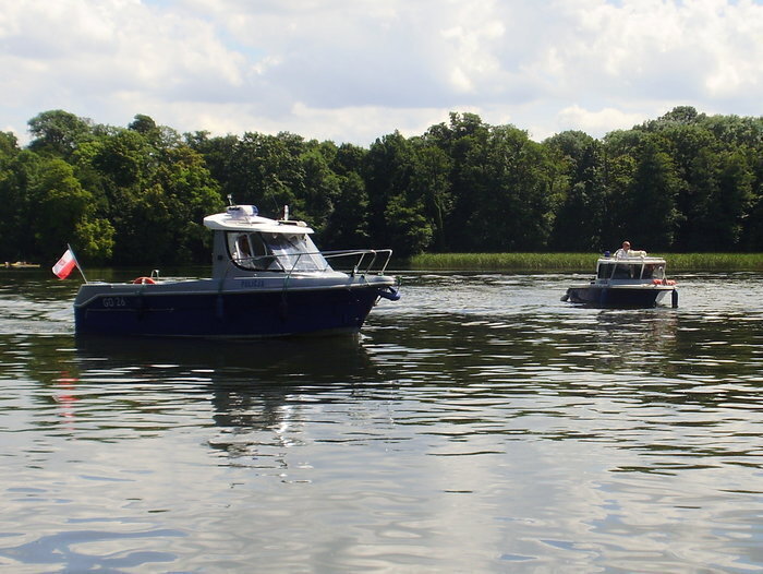 Dbają o bezpieczeństwo na lądzie i wodzie