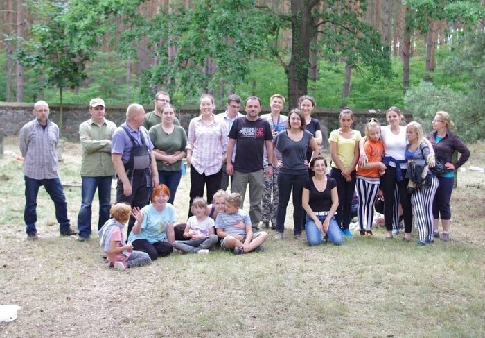 Wolontariusze porządkowali cmentarz żydowski