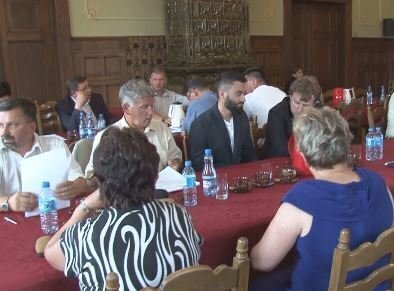 Nieoficjalna kampania wyborcza Gorąca dyskusja na sesji rady miejskiej